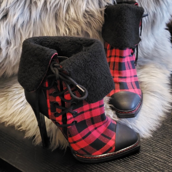 GX by Gwen Stefani Shoes - Tribe' Foldover Cuff Bootie

GX BY GWEN STEFANI